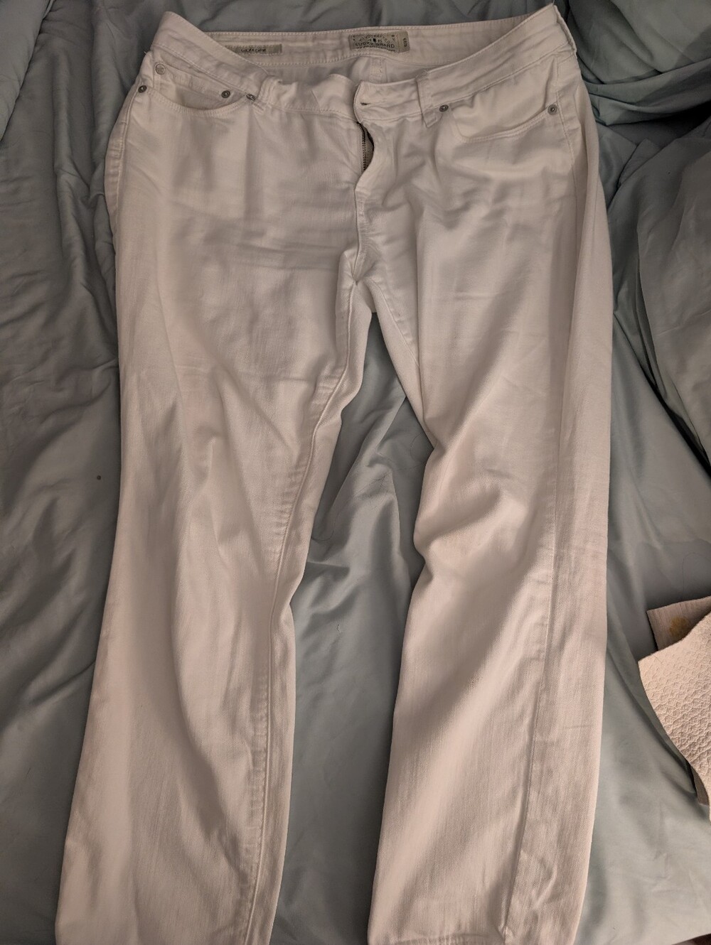 White Lucky Jeans Lolita Capri 8/29